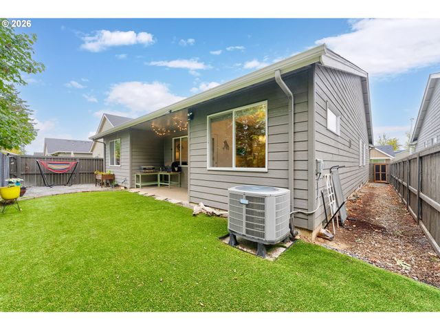 224 Ne Liberty Ln, Estacada, OR 97023