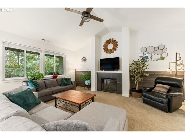 224 Ne Liberty Ln, Estacada, OR 97023