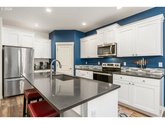 224 Ne Liberty Ln, Estacada, OR 97023