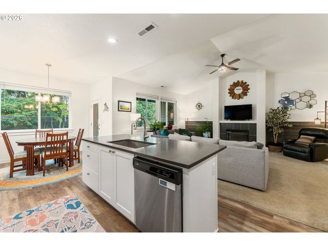 224 Ne Liberty Ln, Estacada, OR 97023