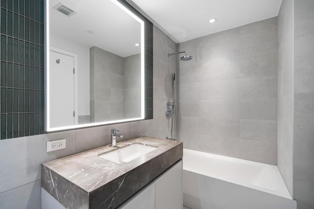 500 Alton 2702, Miami Beach, FL 33139