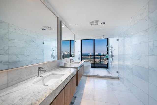 500 Alton 2702, Miami Beach, FL 33139