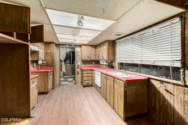 7637 E FLOSSMOOR Avenue, Mesa, AZ 85208