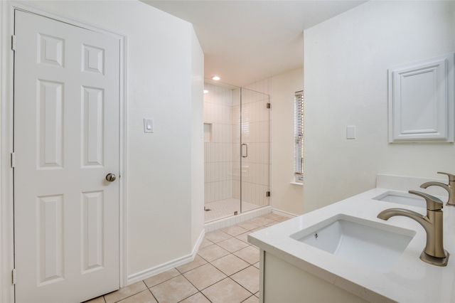 1011 Houston Street, Arlington, TX 76012