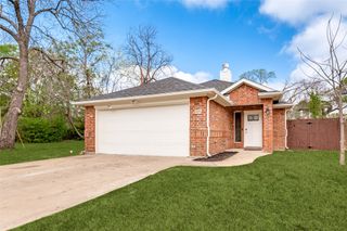 1011 Houston Street, Arlington, TX 76012