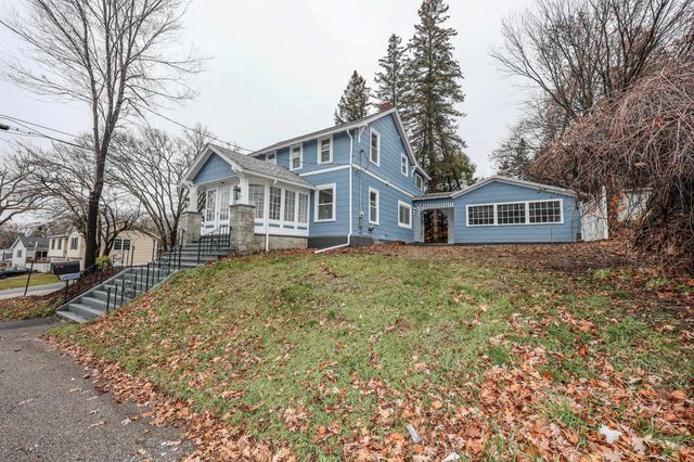 958 Hanover Street, Manchester, NH 03104