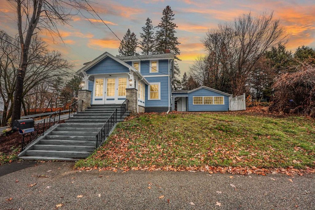 958 Hanover Street, Manchester, NH 03104