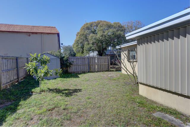 910 9th Street, Lake Park, FL 33403