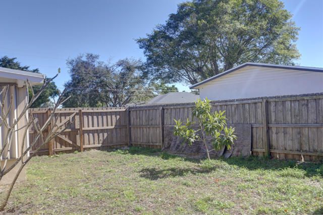 910 9th Street, Lake Park, FL 33403