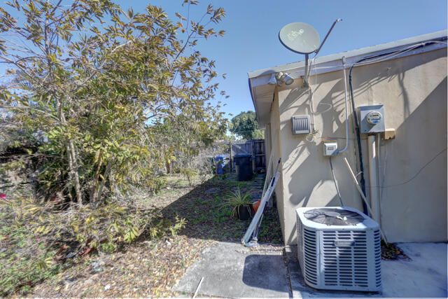 910 9th Street, Lake Park, FL 33403