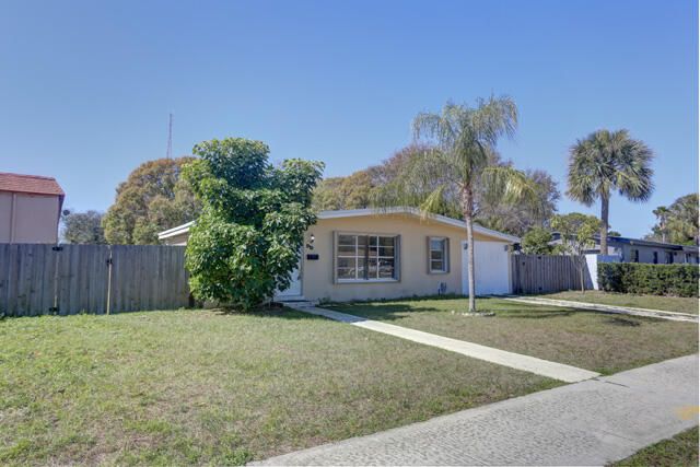 910 9th Street, Lake Park, FL 33403