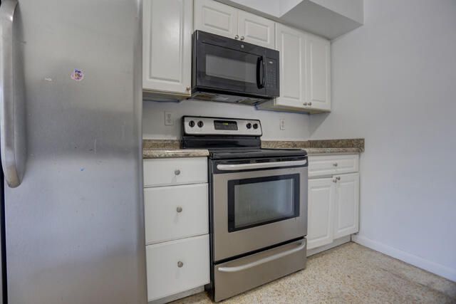 910 9th Street, Lake Park, FL 33403