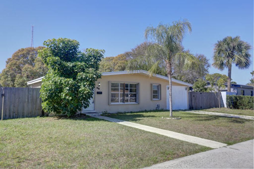 910 9th Street, Lake Park, FL 33403