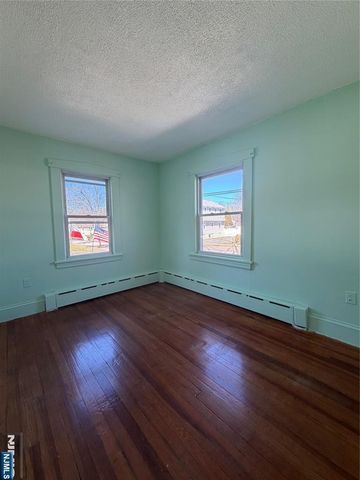 87 Palisade Avenue 1, Emerson, NJ 07630