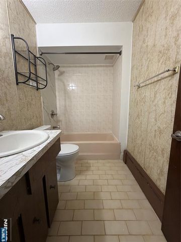 87 Palisade Avenue 1, Emerson, NJ 07630