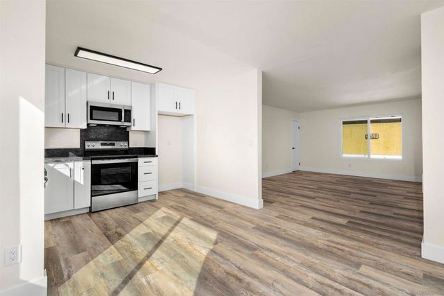 1611 Pentecost Way 3, San Diego, CA 92105