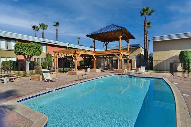 1611 Pentecost Way 3, San Diego, CA 92105
