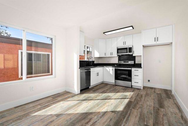 1611 Pentecost Way 3, San Diego, CA 92105