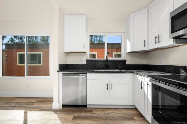 1611 Pentecost Way 3, San Diego, CA 92105