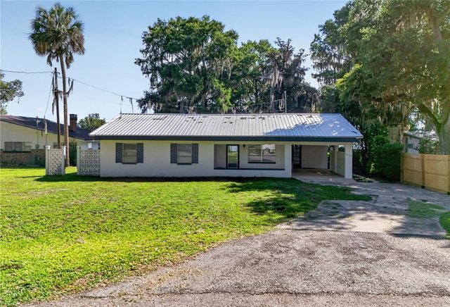 4136 CR 400, Lake Panasoffkee, FL 33538