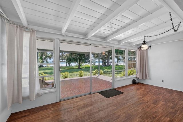 4136 CR 400, Lake Panasoffkee, FL 33538