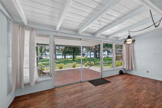 4136 CR 400, Lake Panasoffkee, FL 33538