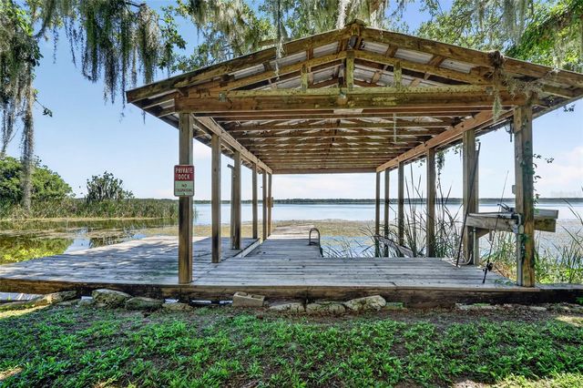 4136 CR 400, Lake Panasoffkee, FL 33538