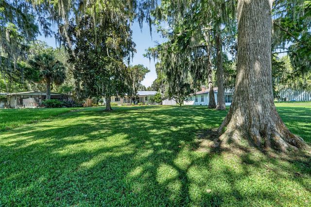 4136 CR 400, Lake Panasoffkee, FL 33538