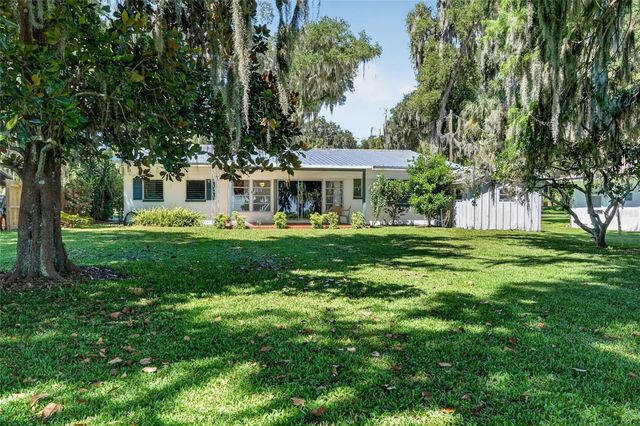 4136 CR 400, Lake Panasoffkee, FL 33538