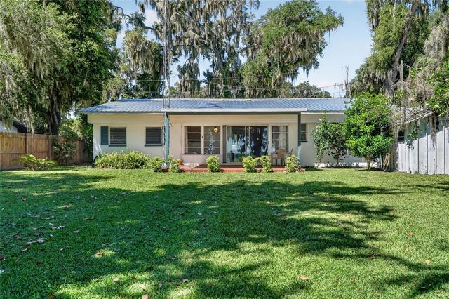 4136 CR 400, Lake Panasoffkee, FL 33538