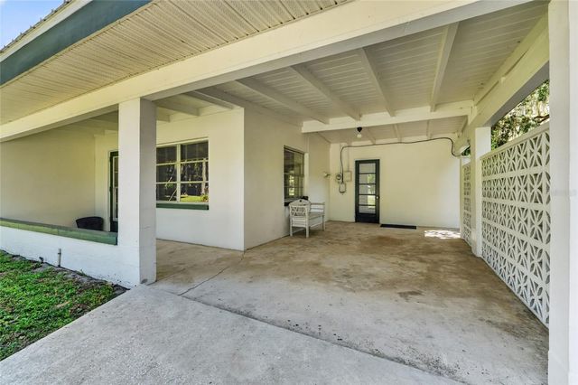 4136 CR 400, Lake Panasoffkee, FL 33538