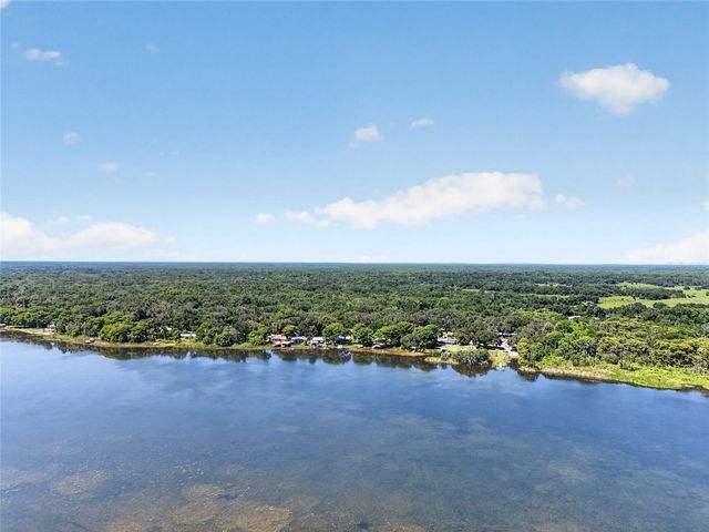 4136 CR 400, Lake Panasoffkee, FL 33538