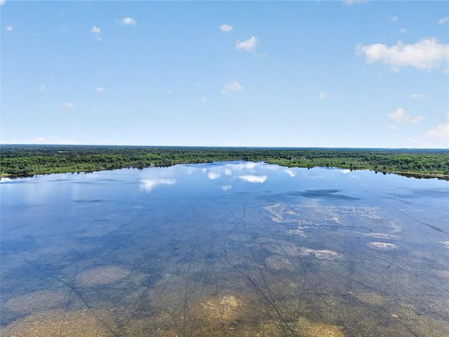 4136 CR 400, Lake Panasoffkee, FL 33538