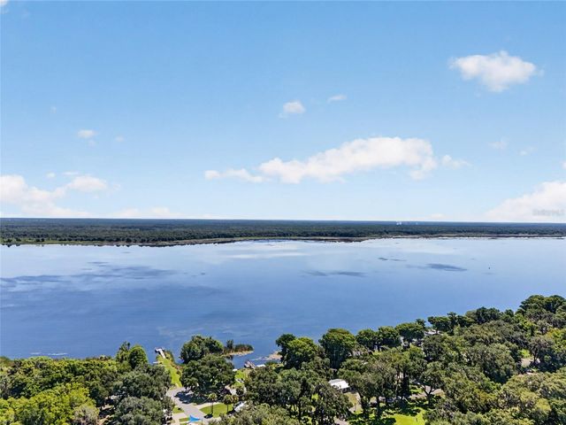4136 CR 400, Lake Panasoffkee, FL 33538