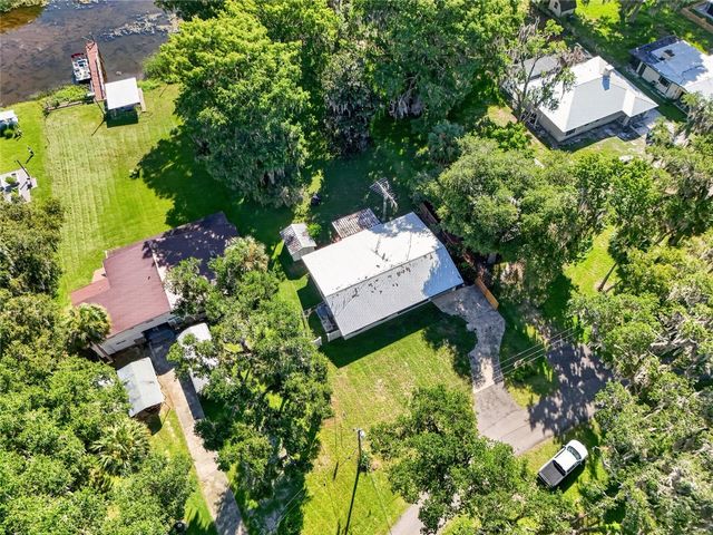 4136 CR 400, Lake Panasoffkee, FL 33538