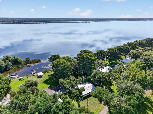 4136 CR 400, Lake Panasoffkee, FL 33538