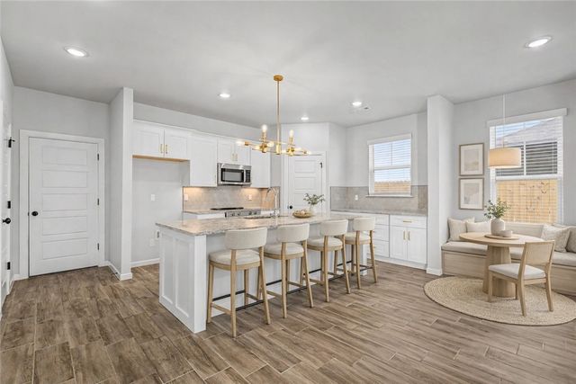 1703 W Broadway Place, Rogers, AR 72758