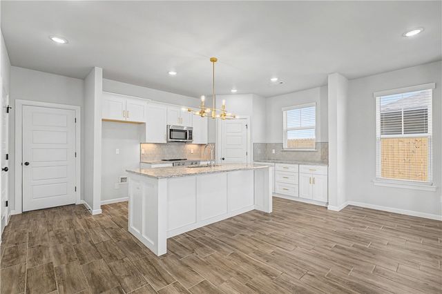 1703 W Broadway Place, Rogers, AR 72758