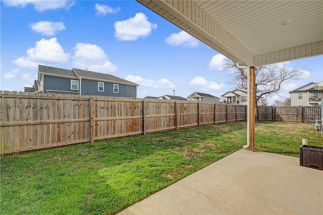 1703 W Broadway Place, Rogers, AR 72758