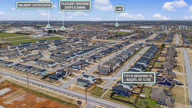 1703 W Broadway Place, Rogers, AR 72758