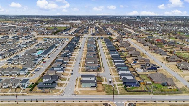 1703 W Broadway Place, Rogers, AR 72758