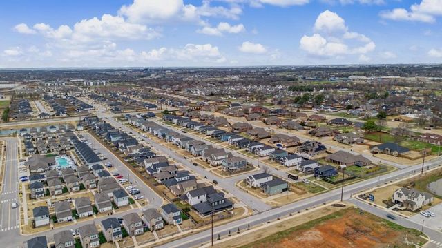 1703 W Broadway Place, Rogers, AR 72758