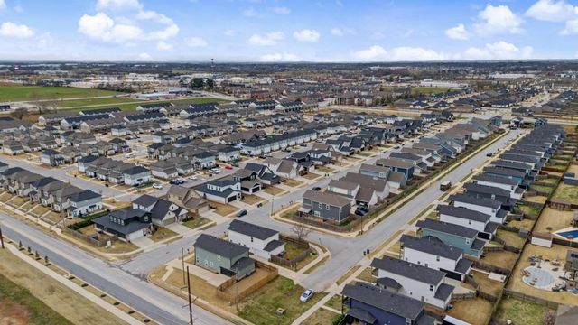 1703 W Broadway Place, Rogers, AR 72758