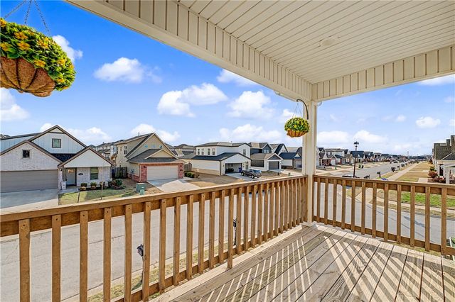 1703 W Broadway Place, Rogers, AR 72758