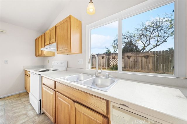 3151 Neptune Drive, Riverside, CA 92503