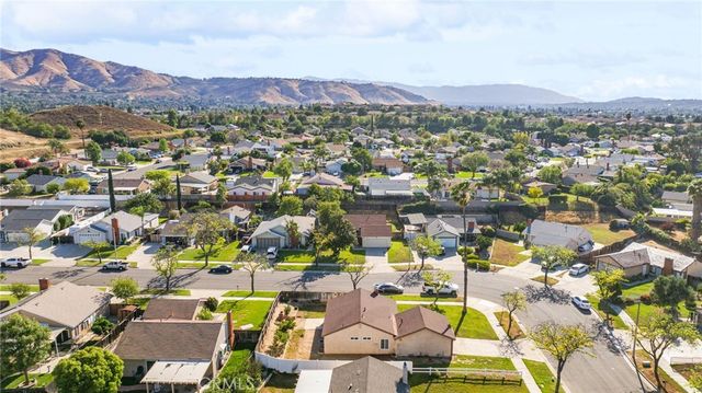 3151 Neptune Drive, Riverside, CA 92503