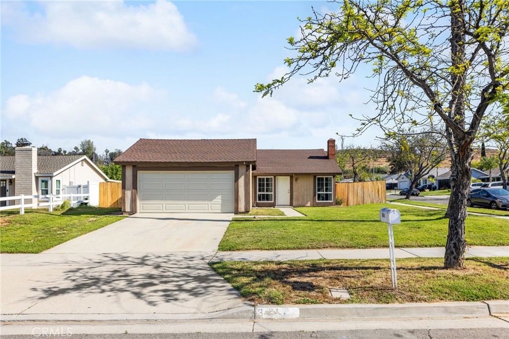 3151 Neptune Drive, Riverside, CA 92503