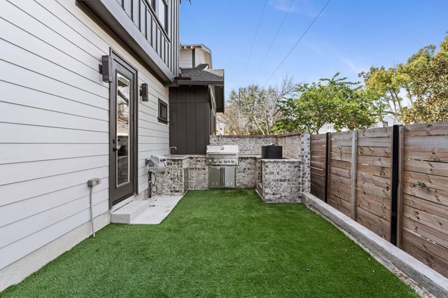 2626 Reagan Street, Houston, TX 77009
