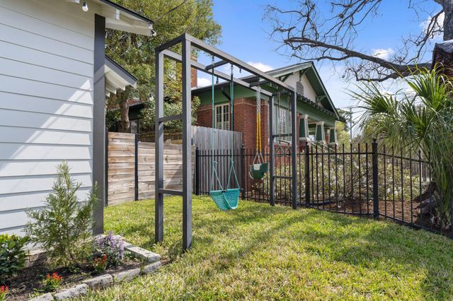 2626 Reagan Street, Houston, TX 77009