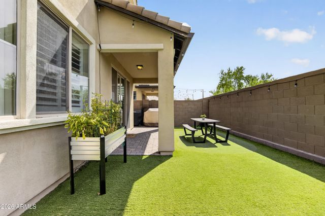 2419 W GLORIA Lane, Phoenix, AZ 85085